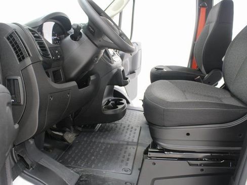 Used 2025 RAM ProMaster 2500 w/ Convenience Group image 15