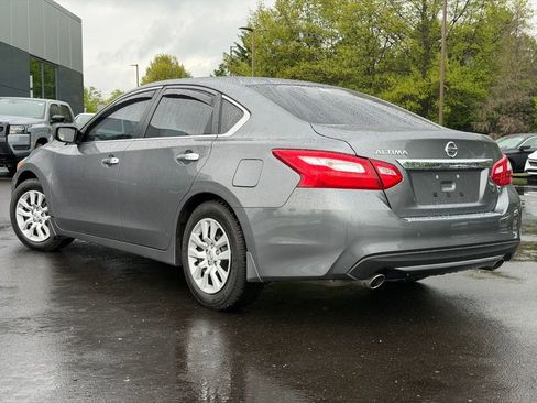 Used 2017 Nissan Altima 2.5 S w/ Power Driver Seat Package FWD image 4