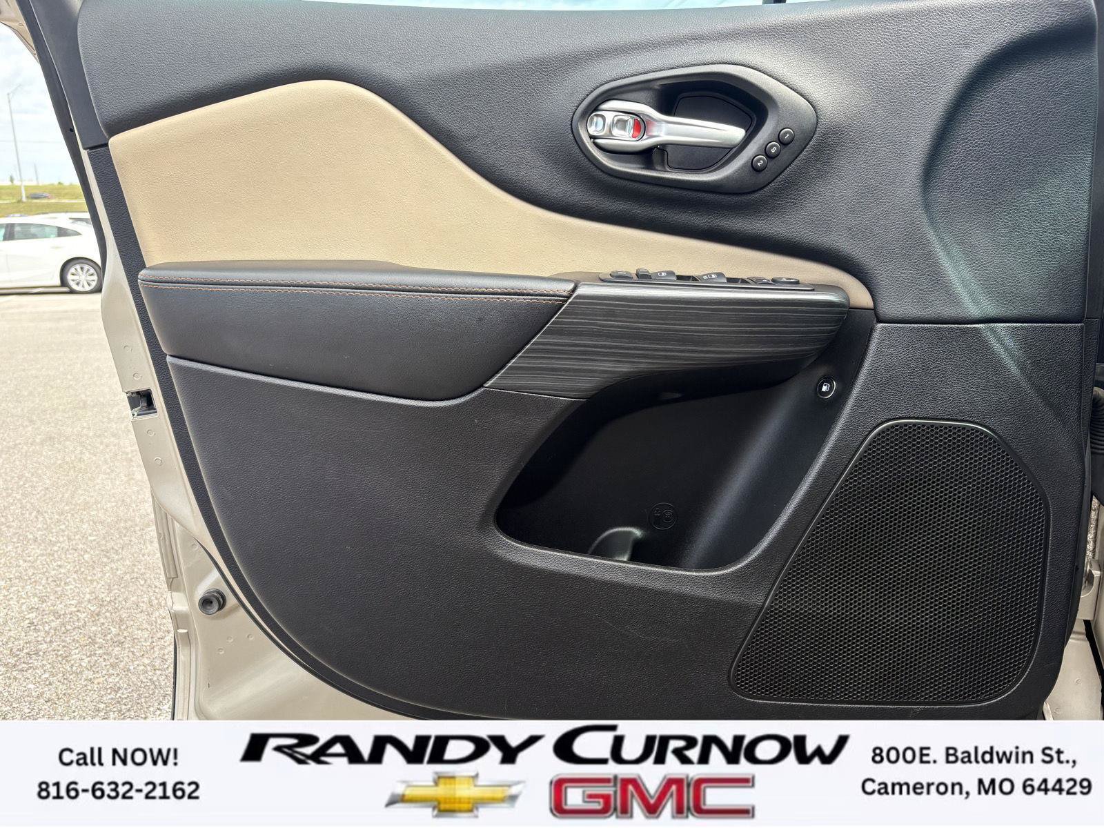 Used 2015 Jeep Cherokee Limited w/ Luxury Group FWD image 10