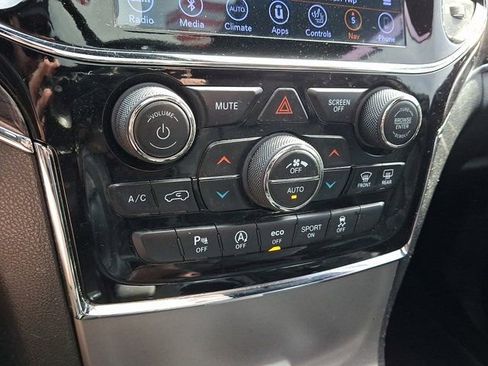 Used 2019 Jeep Grand Cherokee Overland image 18