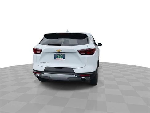 Used 2025 Chevrolet Blazer LT image 7