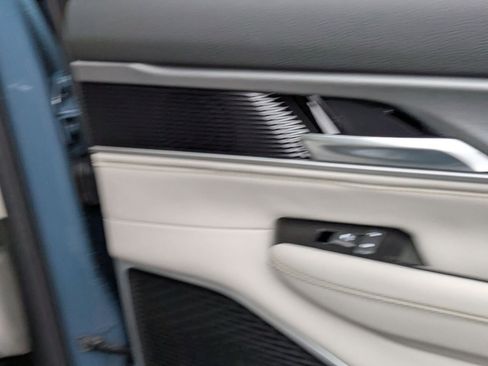 New 2026 Jeep Grand Wagoneer L 4WD image 31