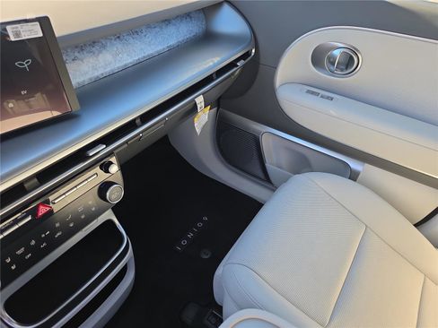 New 2026 Hyundai Ioniq 9 Calligraphy image 28