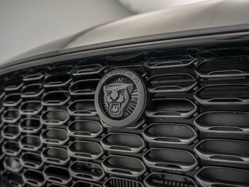 Used 2024 Jaguar F-TYPE R AWD/4WD image 12