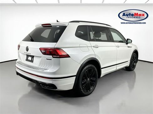 Used 2022 Volkswagen Tiguan SE R-Line image 2