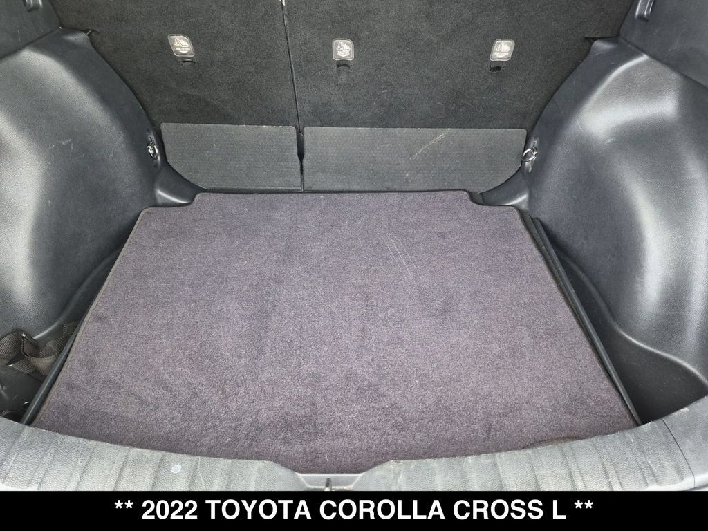 Used 2022 Toyota Corolla Cross L FWD image 26