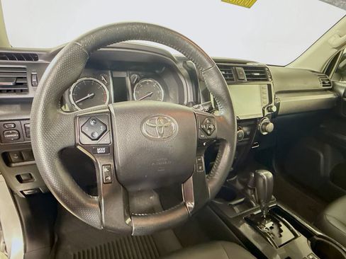 Certified 2021 Toyota 4Runner Venture w/ Moonroof Package AWD/4WD image 12