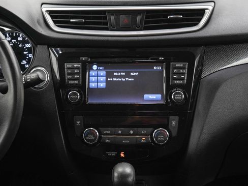 Used 2016 Nissan Rogue SL AWD/4WD image 15