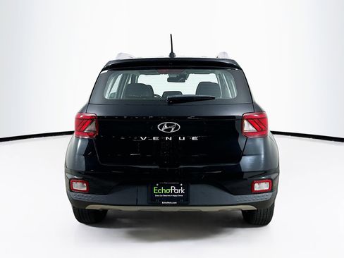 Used 2025 Hyundai Venue SEL image 7