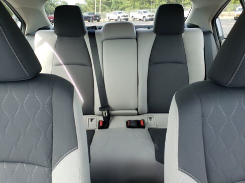 Used 2025 Toyota Corolla LE FWD image 27
