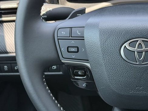 Used 2026 Toyota Camry SE FWD image 14