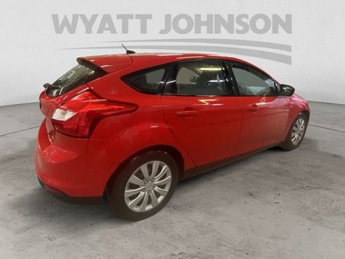 Used 2012 Ford Focus SE FWD image 9