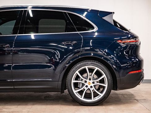 Used 2021 Porsche Cayenne S image 21