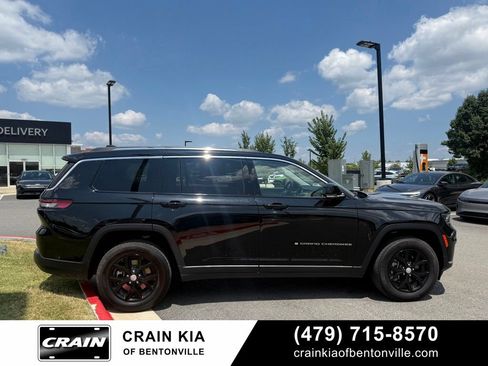 Used 2023 Jeep Grand Cherokee L Limited w/ Luxury Tech Group II AWD/4WD image 8