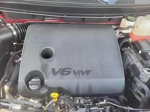 Used 2023 Chevrolet Traverse High Country FWD image 10