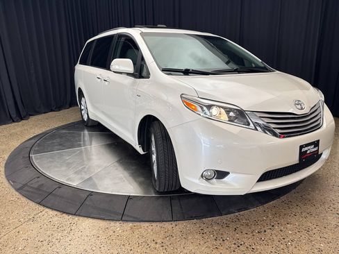 Used 2016 Toyota Sienna Limited AWD/4WD image 8
