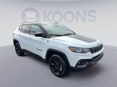 Used 2023 Jeep Compass Trailhawk image 10