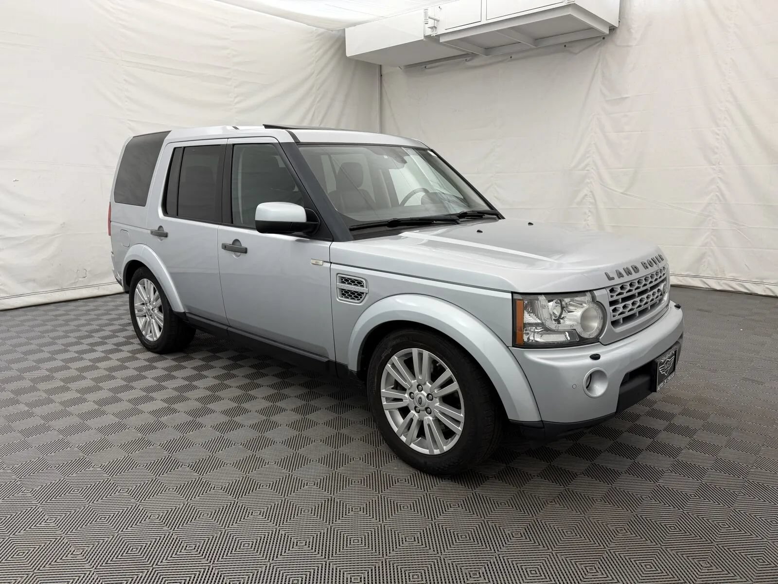 Used 2011 Land Rover LR4 HSE LUX AWD/4WD image 4