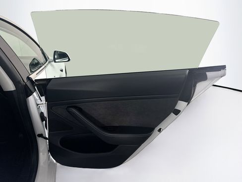 Used 2018 Tesla Model 3 Long Range image 28