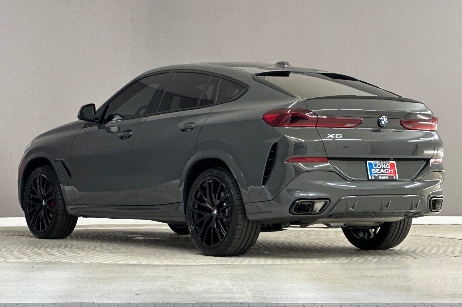 Used 2027 BMW X6 xDrive40i w/ Executive Package AWD/4WD image 3
