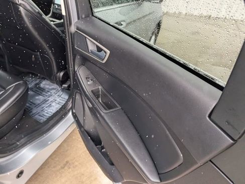 Used 2024 Ford Edge SEL image 26