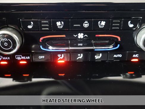 Used 2023 Jeep Grand Cherokee Summit AWD/4WD image 11