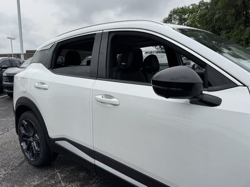 New 2026 Nissan Kicks SR w/ SR Premium Package AWD/4WD image 6