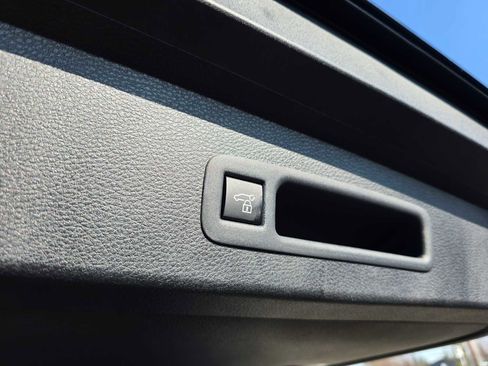 Certified 2025 Toyota Sienna Platinum image 20