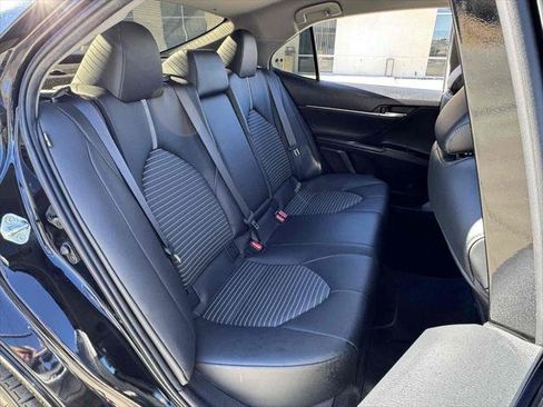 Used 2020 Toyota Camry SE image 28