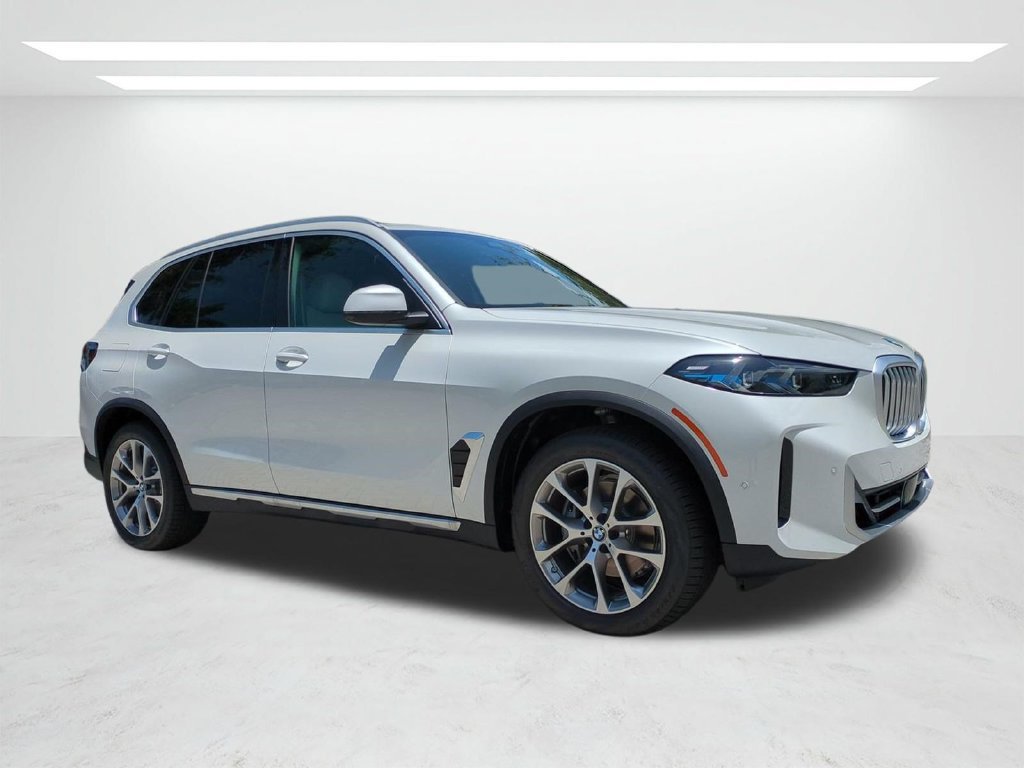 New 2026 BMW X5 xDrive40i w/ Parking Assistance Package AWD/4WD image 2
