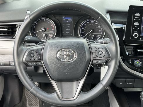 Used 2024 Toyota Camry SE FWD image 11