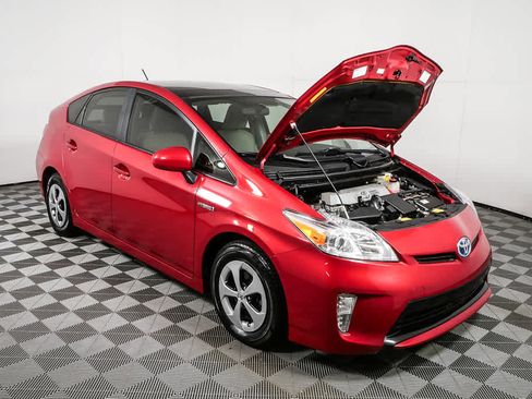 Used 2014 Toyota Prius Three w/ Solar Roof Package FWD image 32