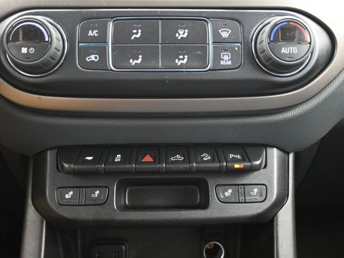 Used 2022 Chevrolet Colorado Z71 image 17