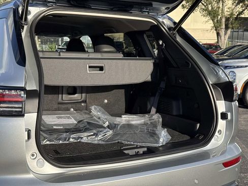 New 2026 Mitsubishi Outlander SE image 11