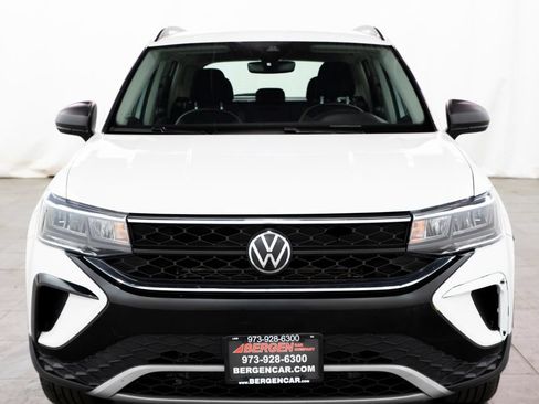Used 2024 Volkswagen Taos S FWD image 2