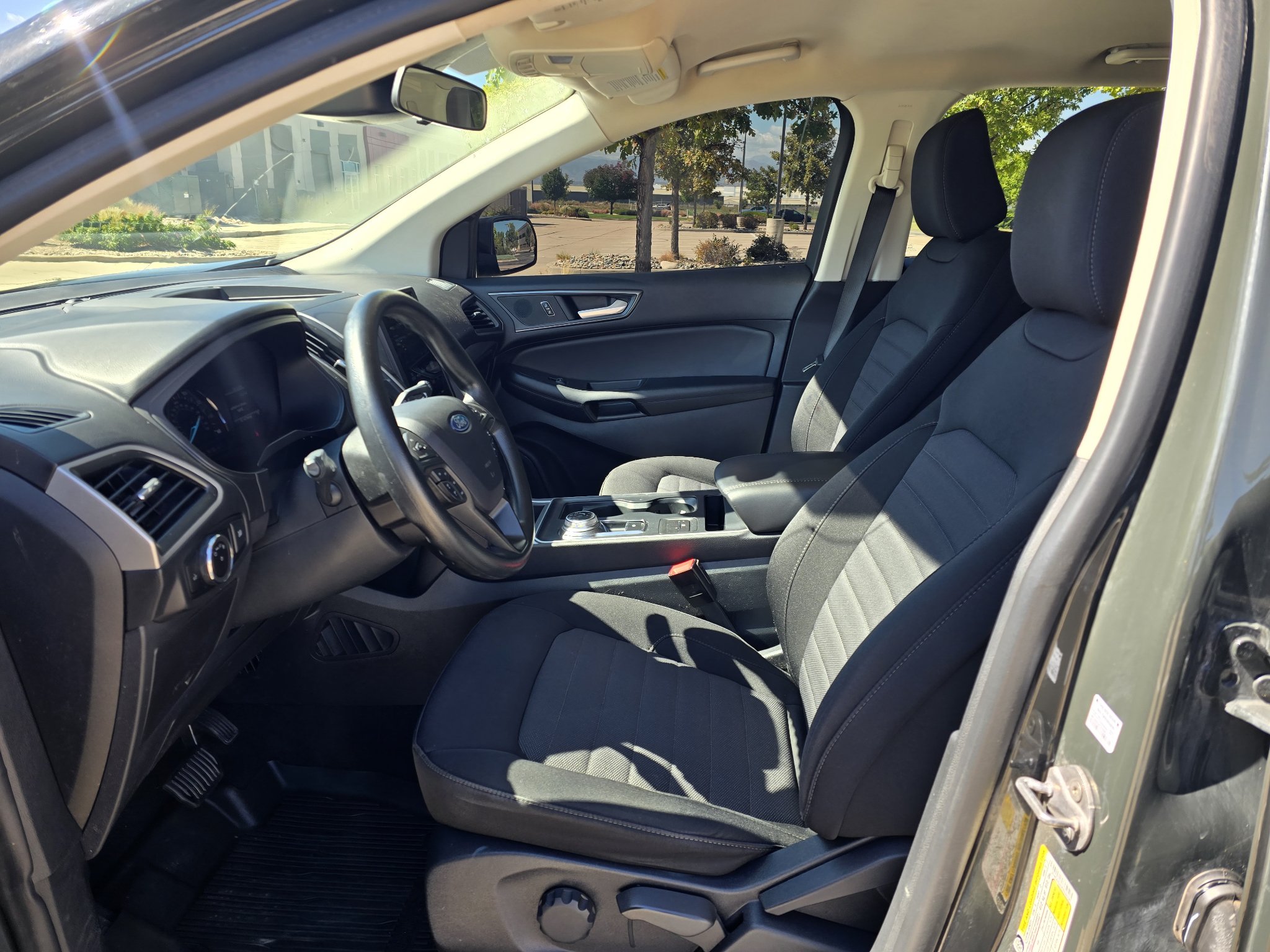 Used 2024 Ford Edge SE w/ Black Appearance Package AWD/4WD image 13