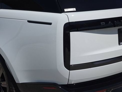 New 2026 Land Rover Range Rover Long Wheelbase SE AWD/4WD image 37