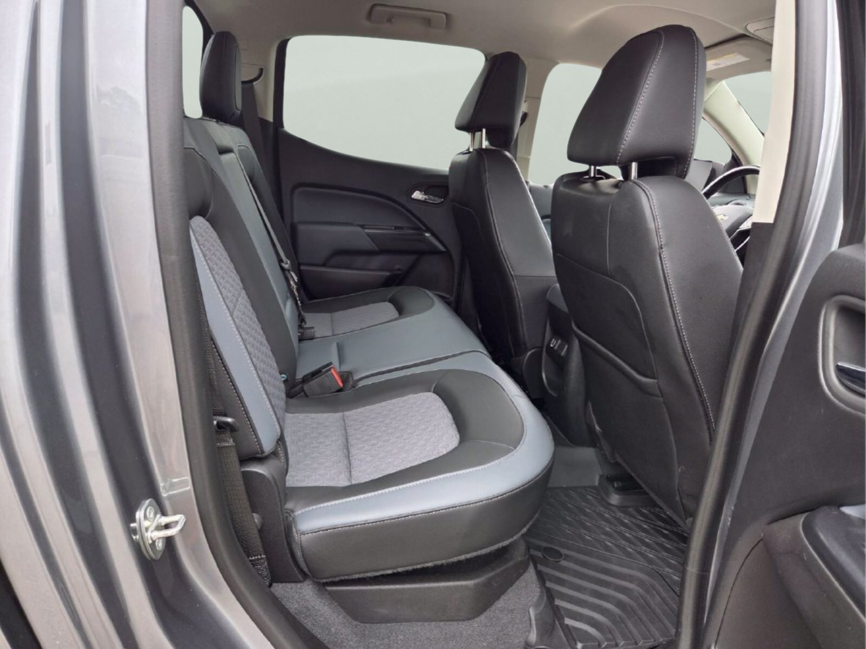 Used 2020 Chevrolet Colorado Z71 RWD image 14