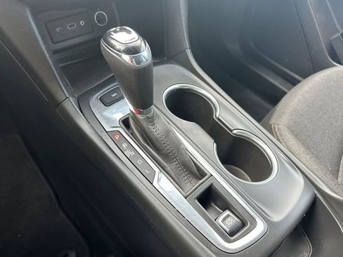 Used 2020 Chevrolet Equinox LT image 22