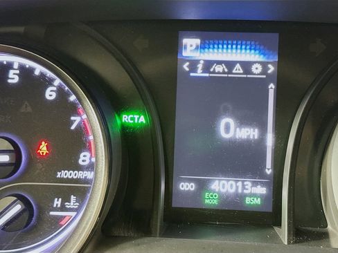 Used 2023 Toyota Camry SE image 12