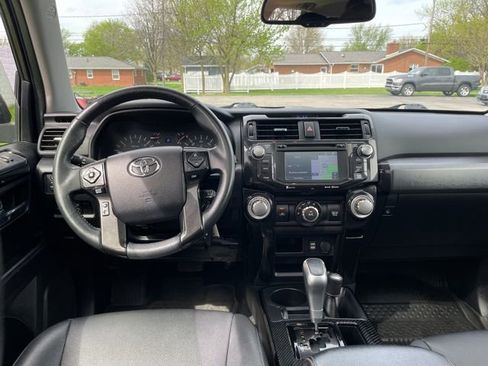 Used 2019 Toyota 4Runner TRD Off-Road Premium AWD/4WD image 3