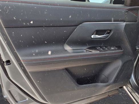 New 2026 Nissan Kicks SR w/ Cold Weather Package image 10