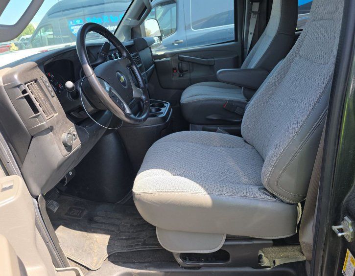 Used 2017 Chevrolet Express 3500 LT w/ LT Preferred Equipment Group RWD image 7