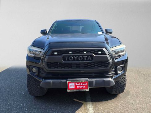 Used 2017 Toyota Tacoma TRD Off-Road w/ Tow Package (A/T) AWD/4WD image 8