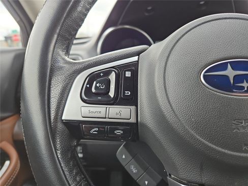 Used 2017 Subaru Outback 2.5i Touring AWD/4WD image 16