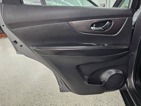 Used 2016 Nissan Rogue S AWD/4WD image 26