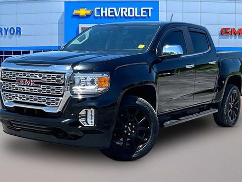 Used 2022 GMC Canyon Denali w/ Denali Black Edition Package AWD/4WD image 3