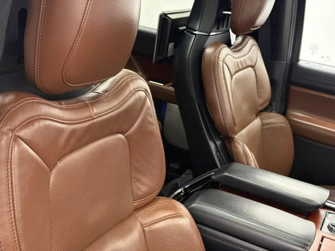 Used 2022 Lincoln Navigator L Reserve AWD/4WD image 14