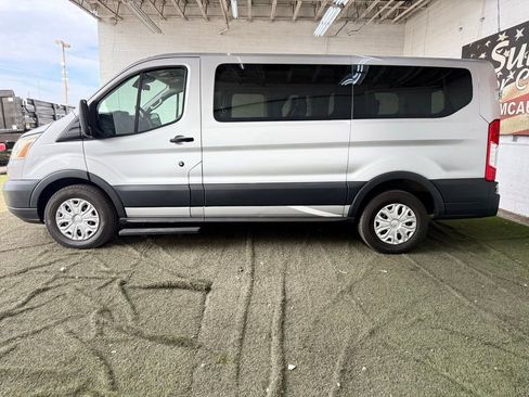 Used 2015 Ford Transit 150 XLT image 4