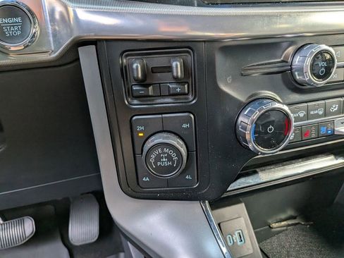 Used 2024 Ford F150 Lariat w/ FX4 Off-Road Package image 9